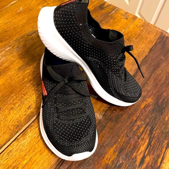 Skechers Shoes - Sketchers Memory Foam athletic shoes